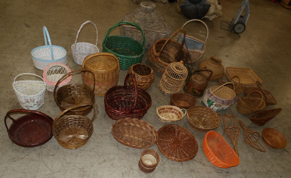 Lot of Baskets: Lot of Baskets . Up to 22 1/2" H ALL DESCRIPTIONS AND ANY CONDITION STATEMENT GIVEN BY LANGSTON AUCTION GALLERY ARE STRICTLY OPINIONS AND LANGSTON'S SHALL HAVE NO RESPONSIBILITY FOR ERRORS OR OMISSION