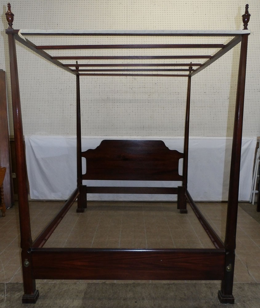 Mahogany Pencil Post Full or Queen Size Bed (1 of 6)