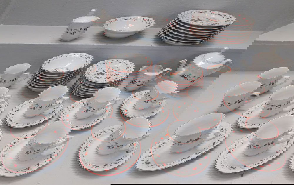 Farberware White Christmas China by Katherine Babanovsky (1 of 6)