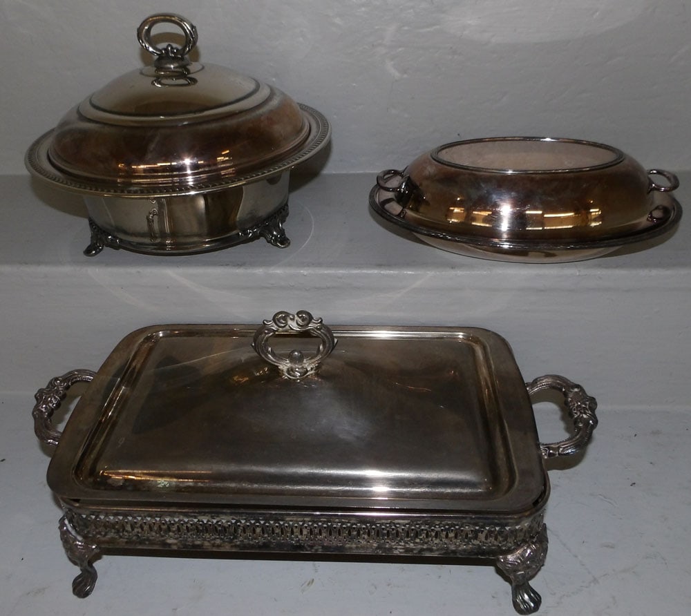 Lot of Silverplate Items: Lot of Silverplate Items . Up to 17" W ALL DESCRIPTIONS AND ANY CONDITION STATEMENT GIVEN BY LANGSTON AUCTION GALLERY ARE STRICTLY OPINIONS AND LANGSTON'S SHALL HAVE NO RESPONSIBILITY FOR ERRORS OR OM