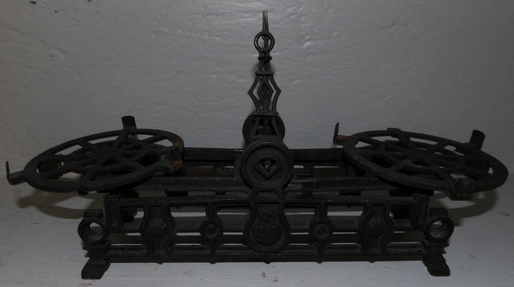 antique painted cast iron scale (1 of 2)