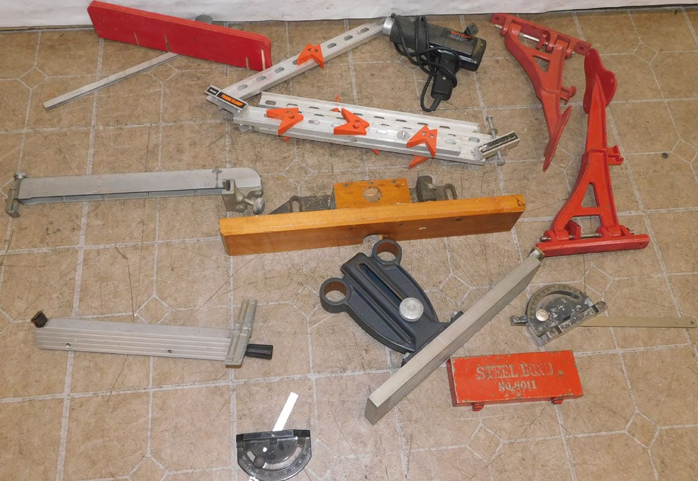 lot of tools: lot of tools. ALL DESCRIPTIONS AND ANY CONDITION STATEMENT GIVEN BY LANGSTON AUCTION GALLERY ARE STRICTLY OPINIONS AND LANGSTON'S SHALL HAVE NO RESPONSIBILITY FOR ERRORS OR OMISSIONS. THE ABSENCE OF A