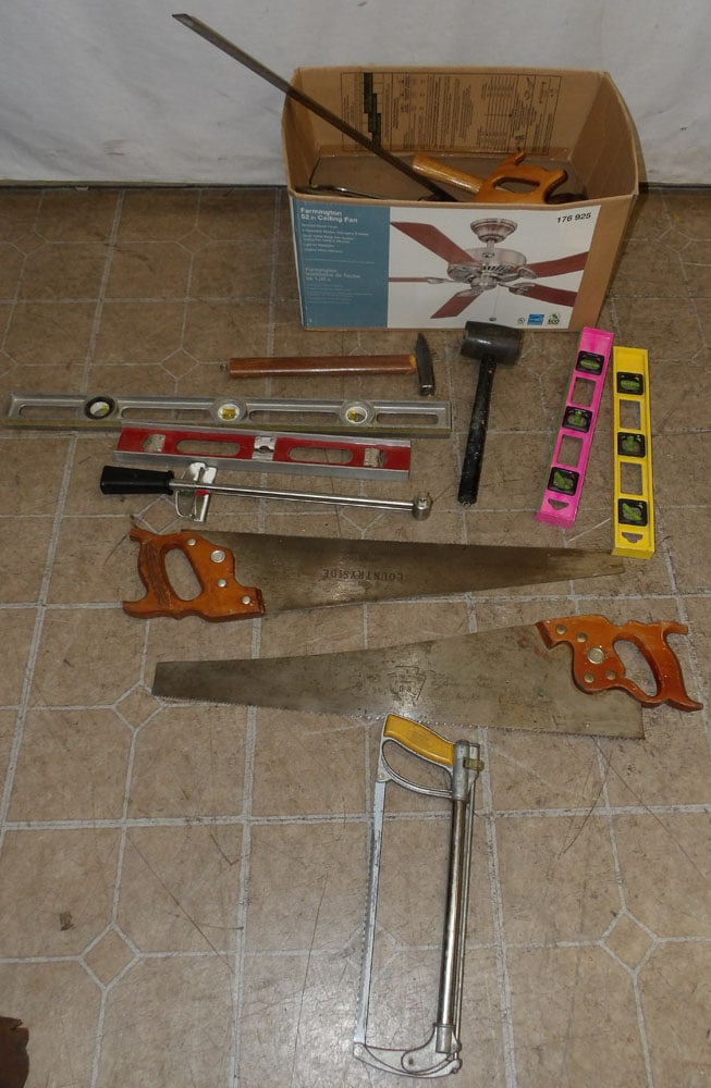 lot of tools: lot of tools. ALL DESCRIPTIONS AND ANY CONDITION STATEMENT GIVEN BY LANGSTON AUCTION GALLERY ARE STRICTLY OPINIONS AND LANGSTON'S SHALL HAVE NO RESPONSIBILITY FOR ERRORS OR OMISSIONS. THE ABSENCE OF A