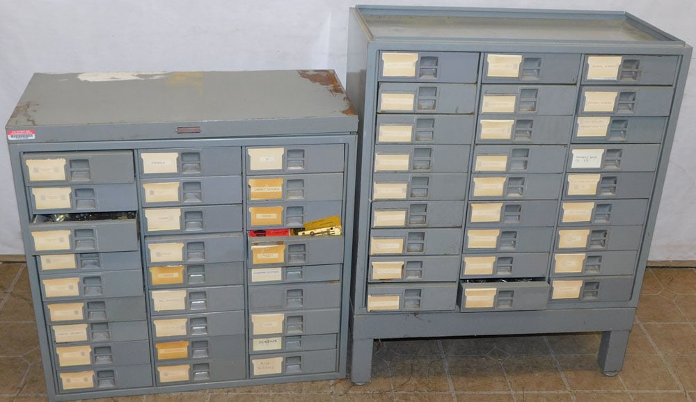 2 part painted tool chest with contents (1 of 13)