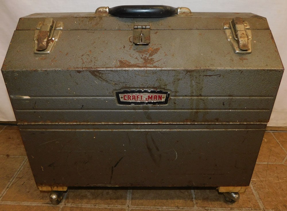 painted metal tool box with contents (1 of 4)