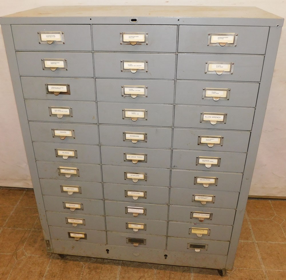 painted tool chest with contents (1 of 10)