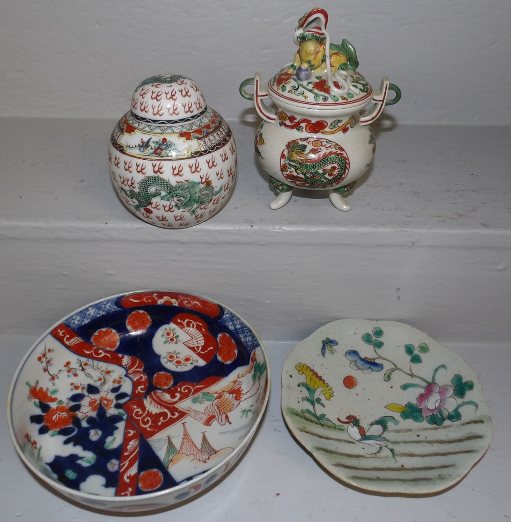Lot of Antique Oriental Porcelain Items (1 of 3)