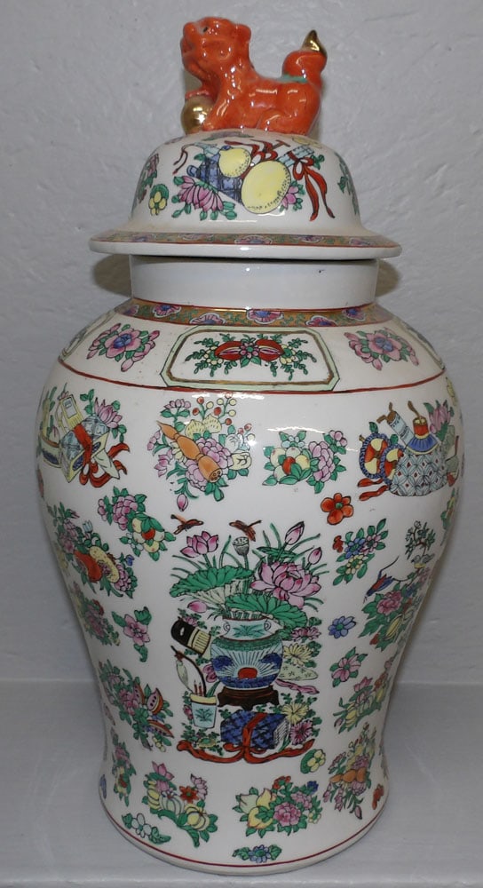 Oriental Porcelain Covered Urn with Foo Dog Finial (1 of 4)
