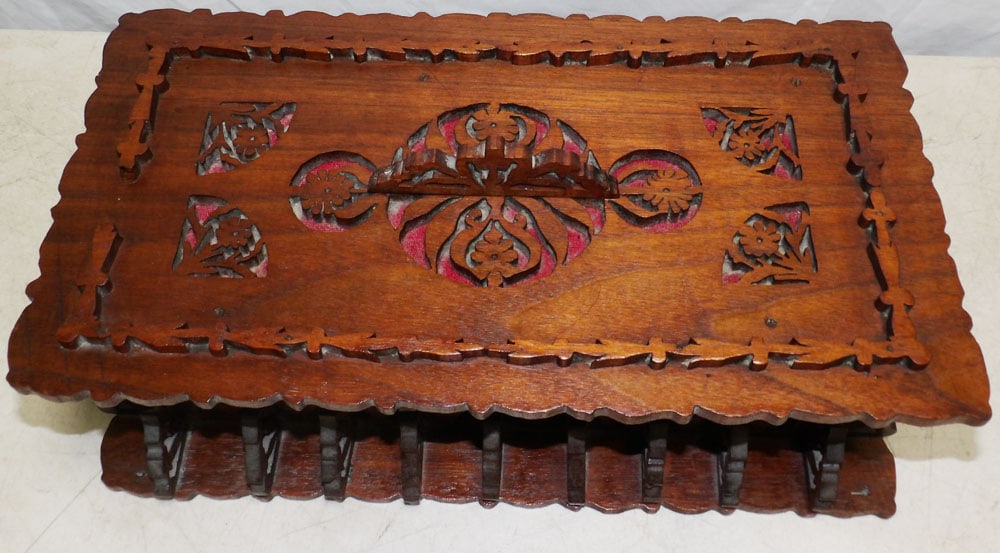 Antique Walnut Victorian Floral Carved Tramp Art Dresser Box (1 of 6)