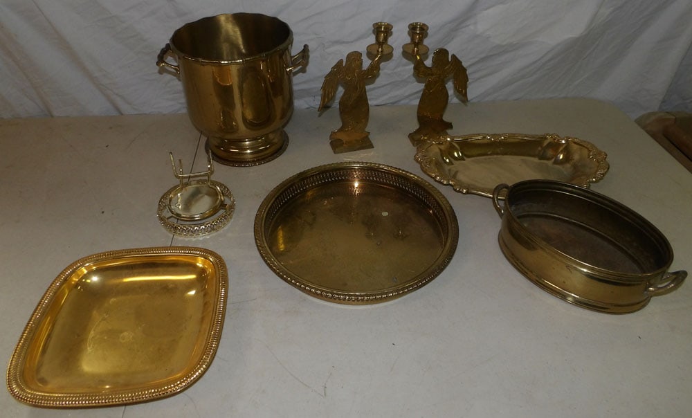 Lot of Brass Items: Lot of Brass Items . "ALL DESCRIPTIONS AND ANY CONDITION STATEMENT GIVEN BY LANGSTON AUCTION GALLERY ARE STRICTLY OPINIONS AND LANGSTON'S SHALL HAVE NO RESPONSIBILITY FOR ERRORS OR OMISSIONS. THE ABSE