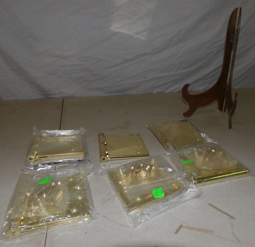 Lot of Brass Hinges by Stanley: Lot of Brass Hinges by Stanley. "ALL DESCRIPTIONS AND ANY CONDITION STATEMENT GIVEN BY LANGSTON AUCTION GALLERY ARE STRICTLY OPINIONS AND LANGSTON'S SHALL HAVE NO RESPONSIBILITY FOR ERRORS OR OMISSION