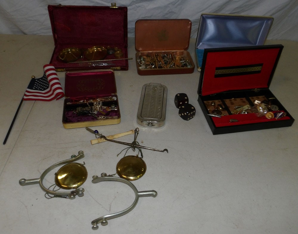 Lot of Jewelry Boxes with Contents & Dresser Items (1 of 3)