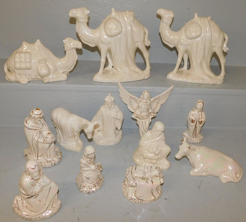 Porcelain Nativity Scene (1 of 2)