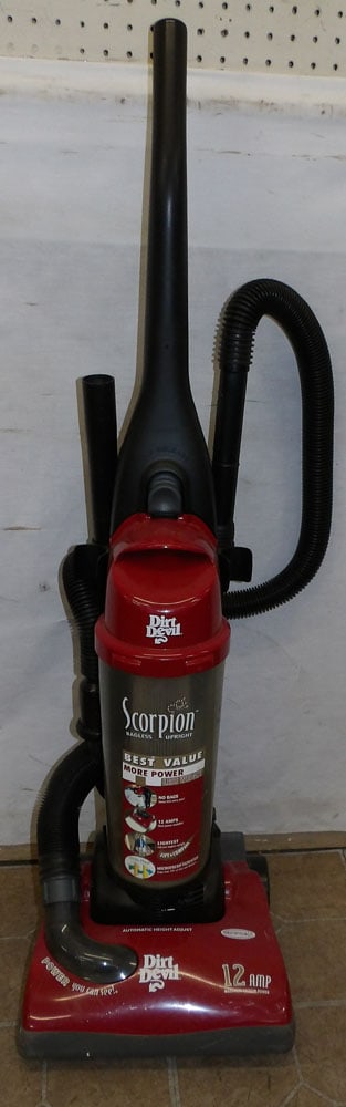 Dirt Devil Vacuum Cleaner (1 of 4)