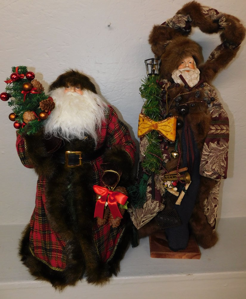 Two Santa Claus Dolls (1 of 5)
