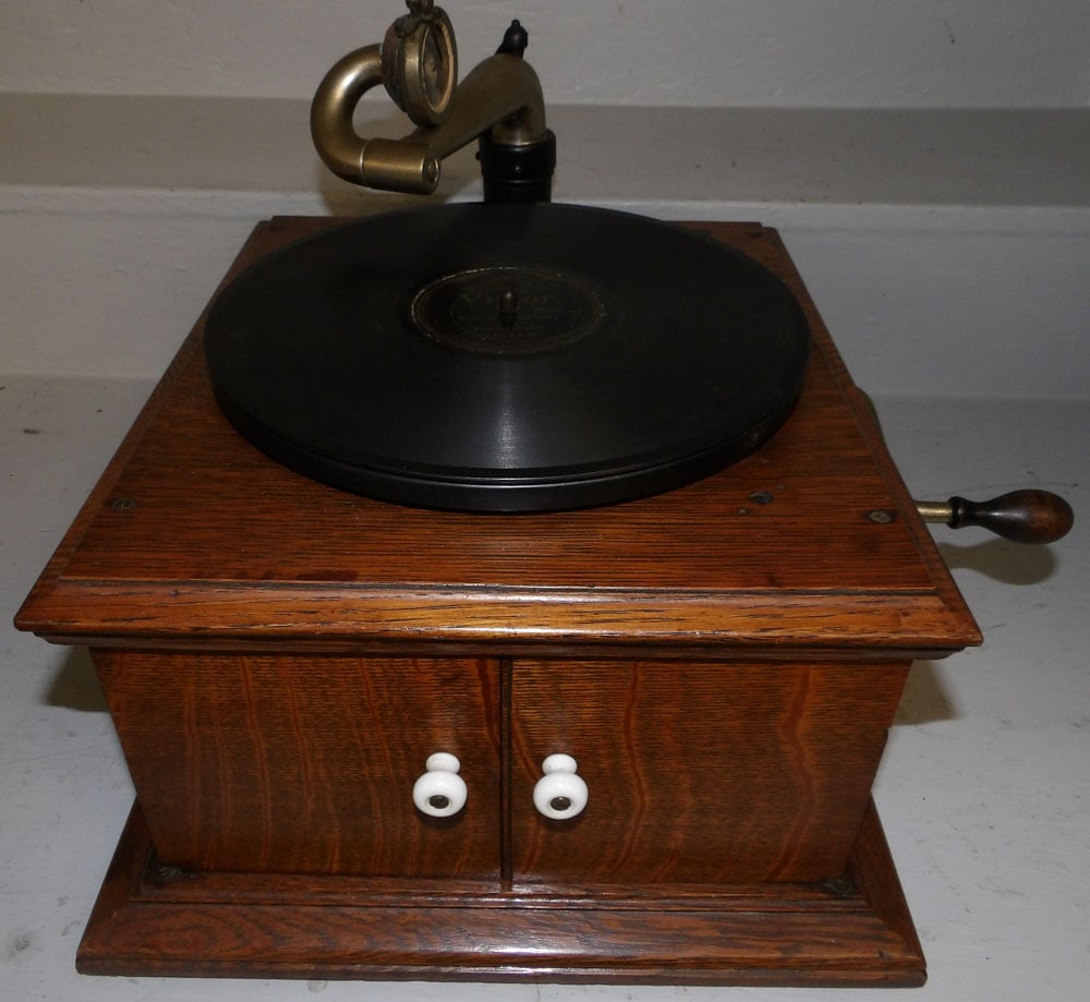 Antique Oak Victrola (1 of 6)