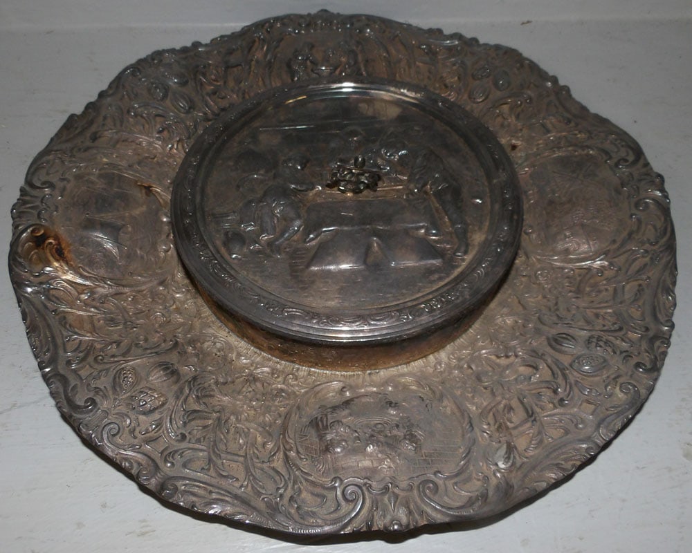 Ornate Silverplate Server with Covered Top Center (1 of 4)