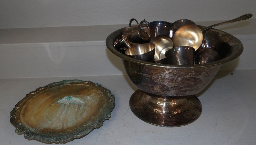 Silverplated Punch Bowl Set (1 of 5)