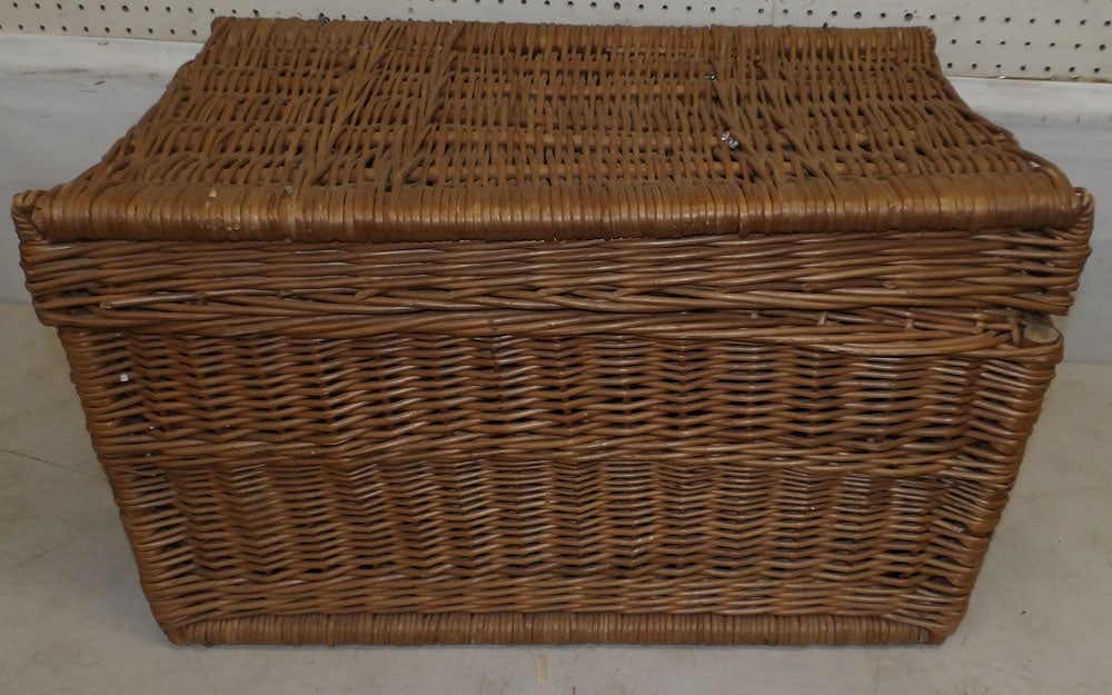 Antique Wicker Box: Antique Wicker Box . 29" W 18" D 17 1/2" H "ALL DESCRIPTIONS AND ANY CONDITION STATEMENT GIVEN BY LANGSTON AUCTION GALLERY ARE STRICTLY OPINIONS AND LANGSTON'S SHALL HAVE NO RESPONSIBILITY FOR ERRORS 