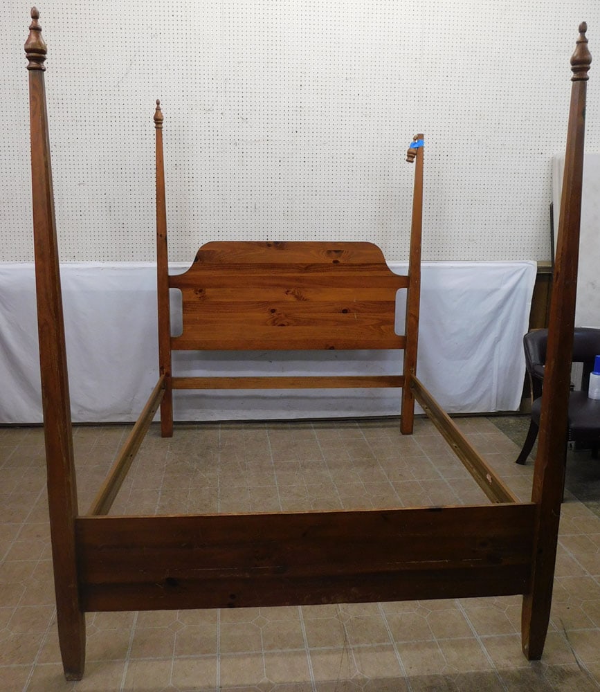 Pine Queen Size Bed with Rails (1 of 5)