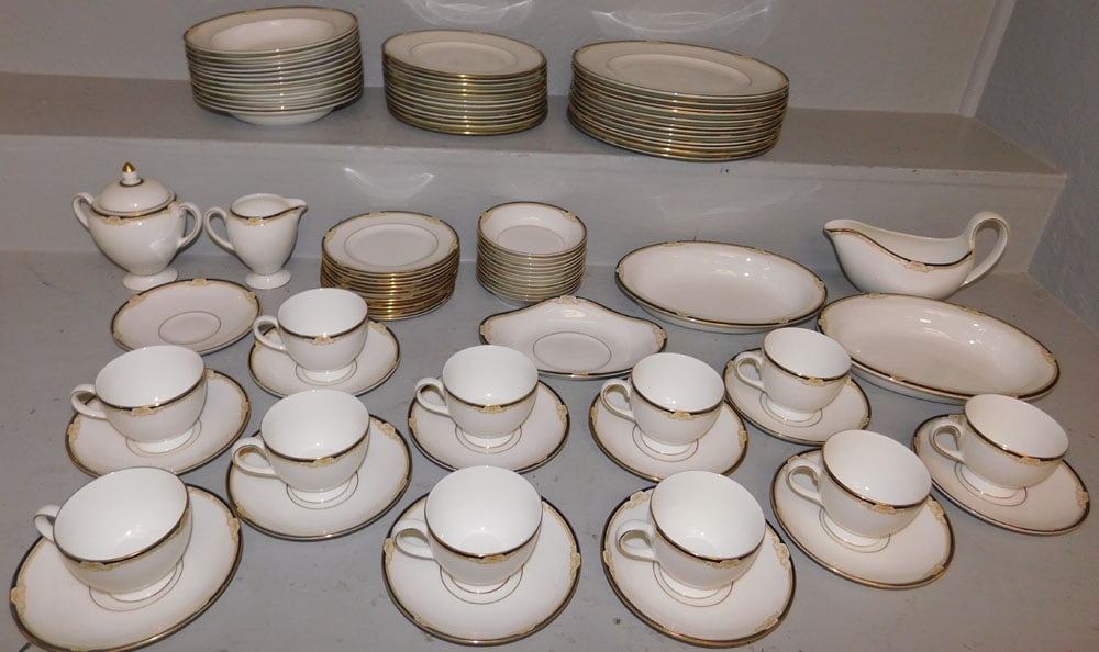 89 Pieces of Wedgwood China, (Cavendish): 89 Pieces of Wedgwood China, (Cavendish).