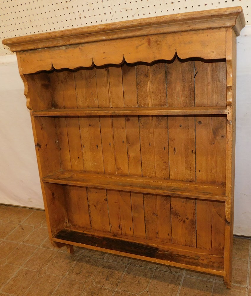Antique Scrub Pine Wall Hanging Plate Rack (1 of 4)