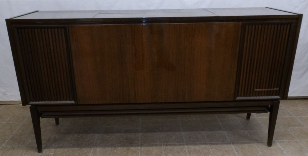 Mid Century Modern Walnut Case Radio by Telefunken (1 of 8)