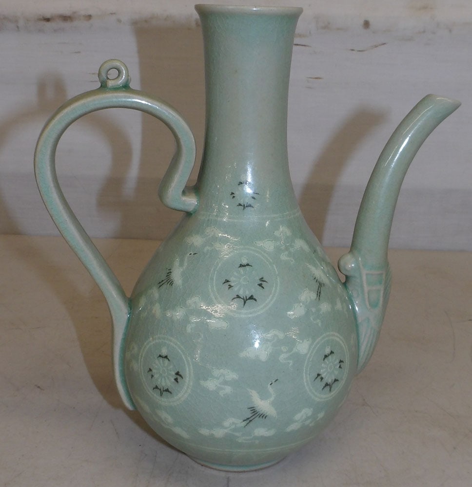 oriental porcelain teapot (1 of 4)