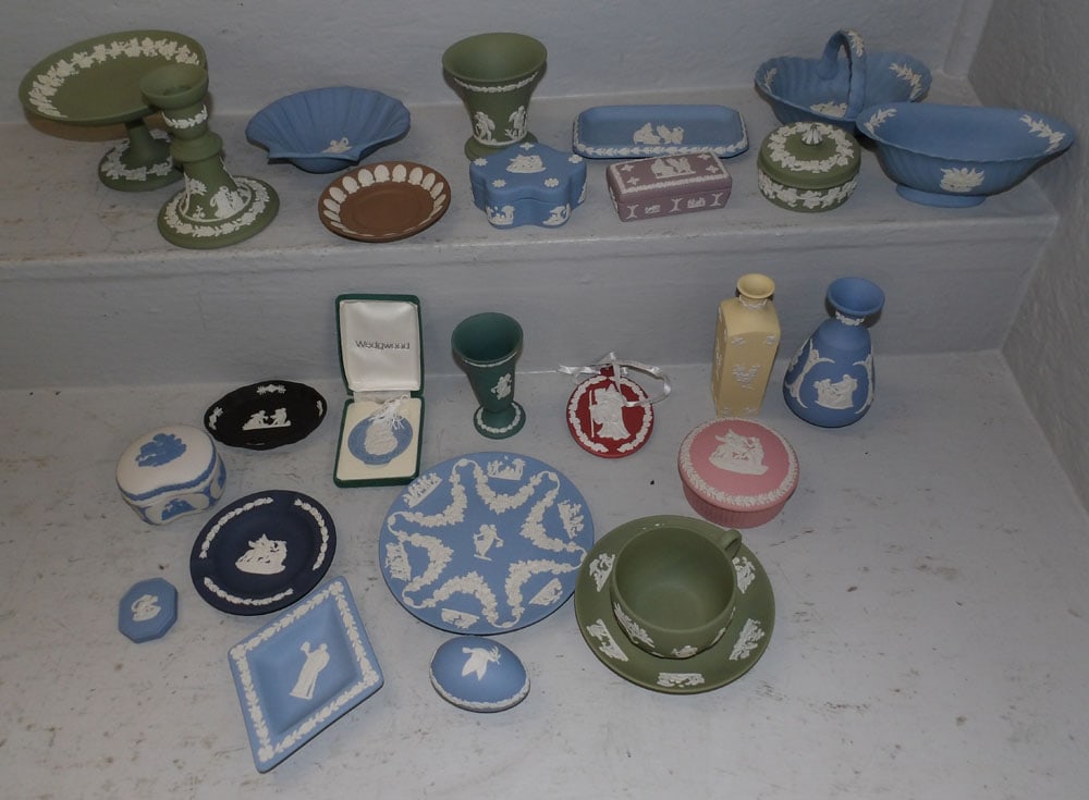 lot of wedgwood porcelain items: lot of wedgwood porcelain items. Up to 6" Dia. 3 1/2" H