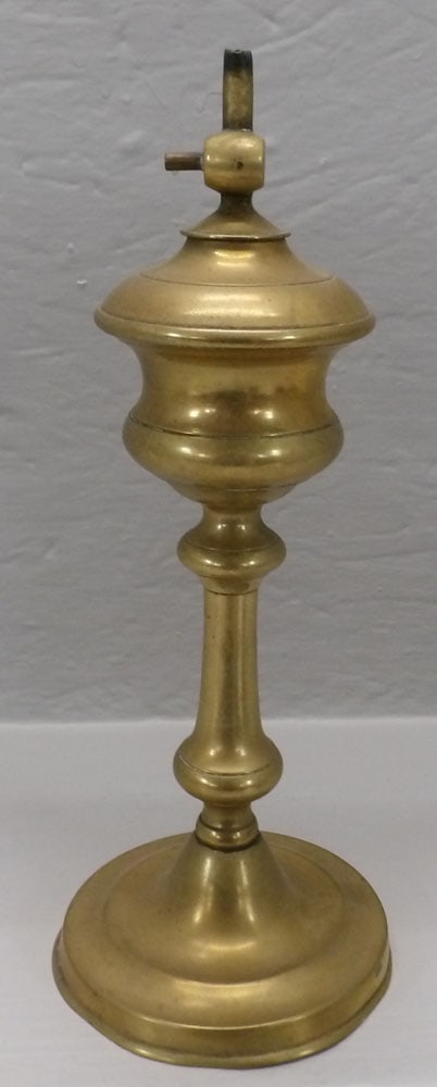 antique brass whale oil lamp: antique brass whale oil lamp. 11" H