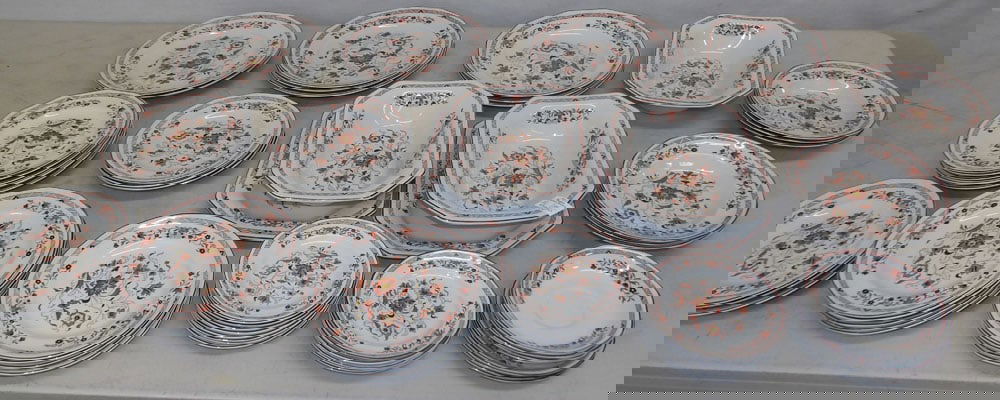 59 piece wedgwood dinner set, (Kashmir) (1 of 7)