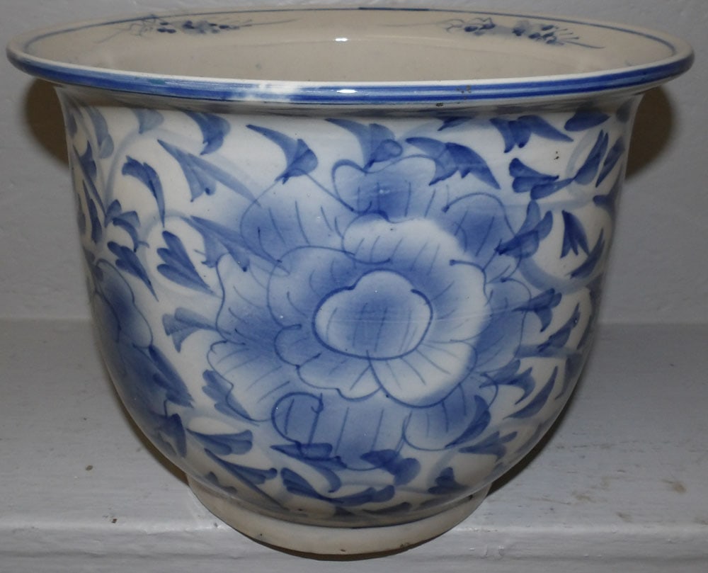 Oriental Porcelain Jardiniere: Oriental Porcelain Jardiniere . 12 1/2" Dia. 9 1/2" H