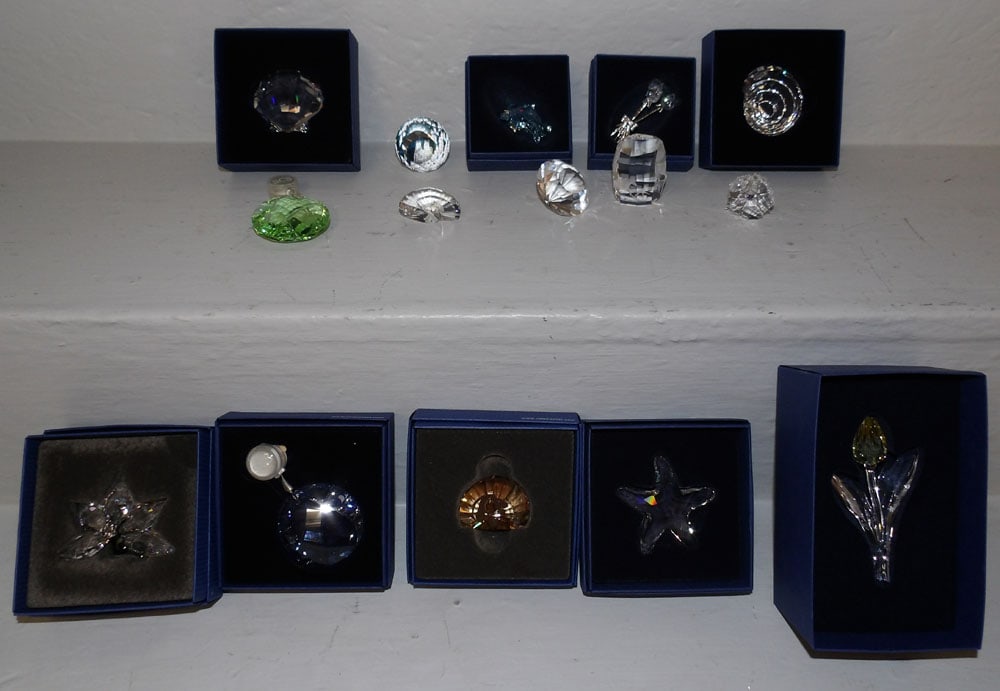 15 Swarovski Miniature Figurines in Boxes (1 of 7)