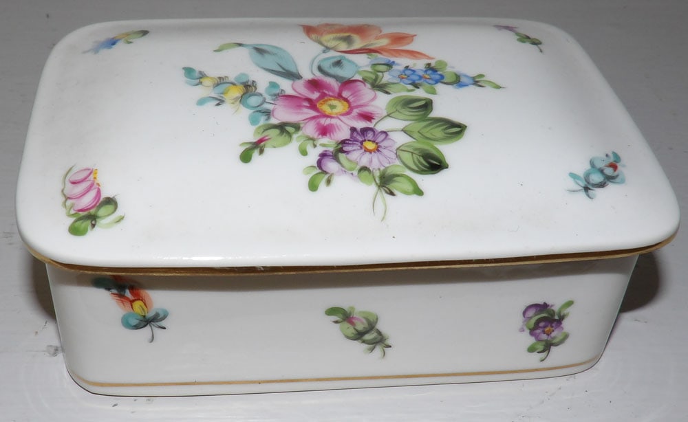 Herend Porcelain Dresser Box (1 of 4)