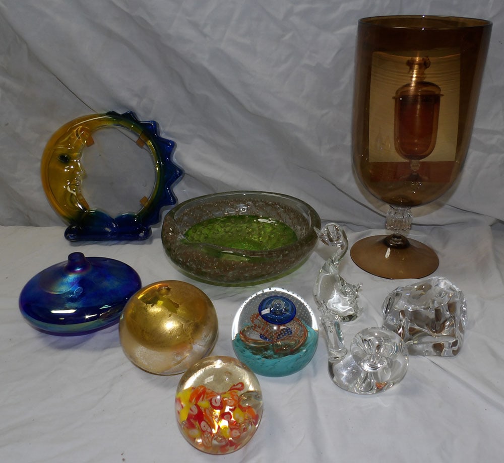 lot of art glass and colored glass items (1 of 6)