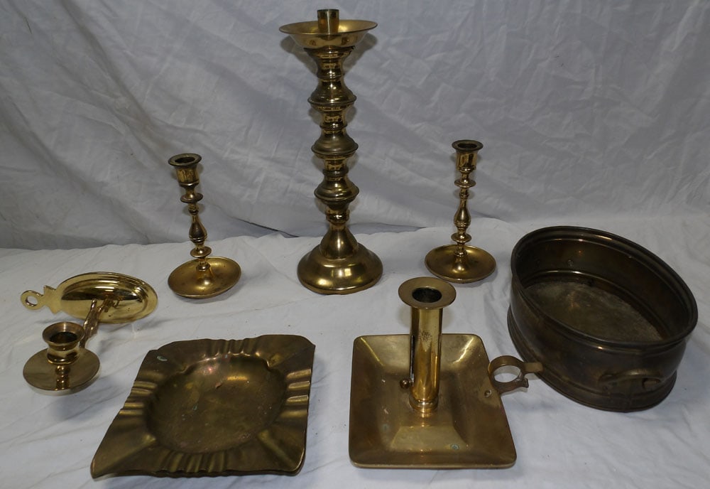 lot of brass items: lot of brass items. ALL DESCRIPTIONS AND ANY CONDITION STATEMENT GIVEN BY LANGSTON AUCTION GALLERY ARE STRICTLY OPINIONS AND LANGSTON'S SHALL HAVE NO RESPONSIBILITY FOR ERRORS OR OMISSIONS. THE ABSENC