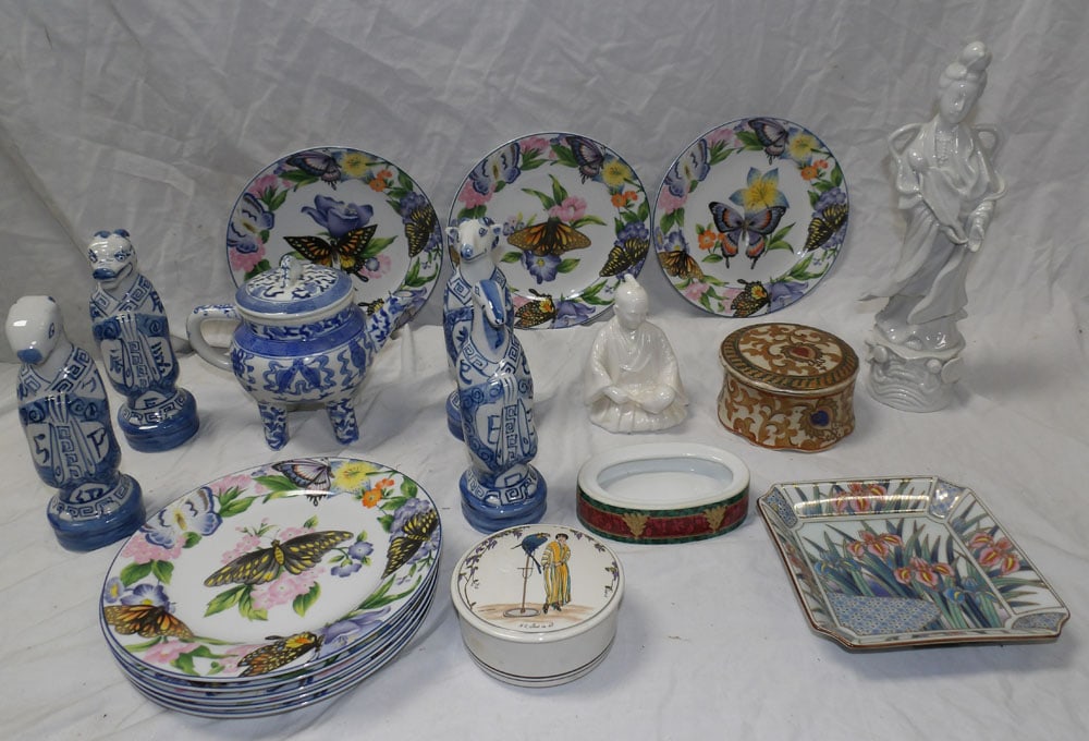 lot of oriental porcelain items (1 of 8)