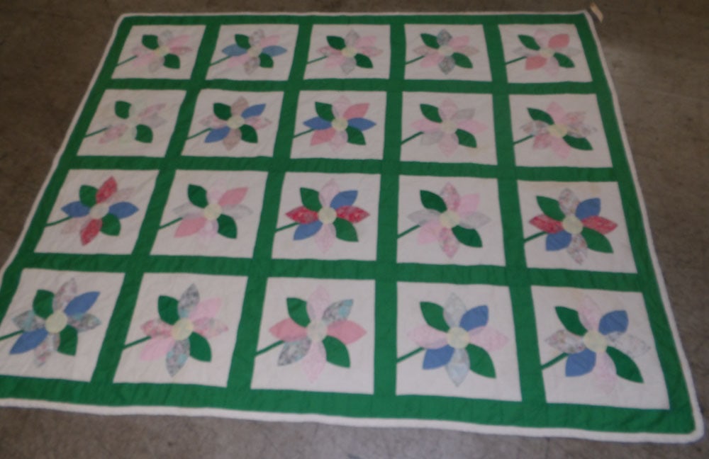 antique handmade quilt: antique handmade quilt . ALL DESCRIPTIONS AND ANY CONDITION STATEMENT GIVEN BY LANGSTON AUCTION GALLERY ARE STRICTLY OPINIONS AND LANGSTON'S SHALL HAVE NO RESPONSIBILITY FOR ERRORS OR OMISSIONS. THE A