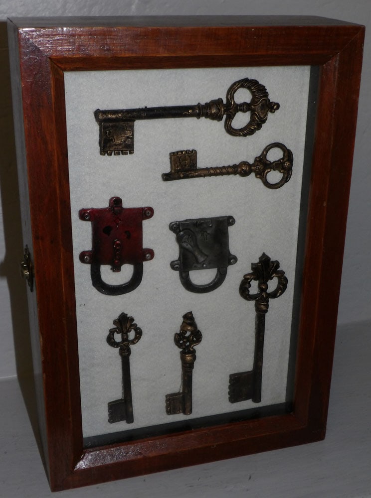 Small Wood Hanging Key Cabinet (1 of 3)