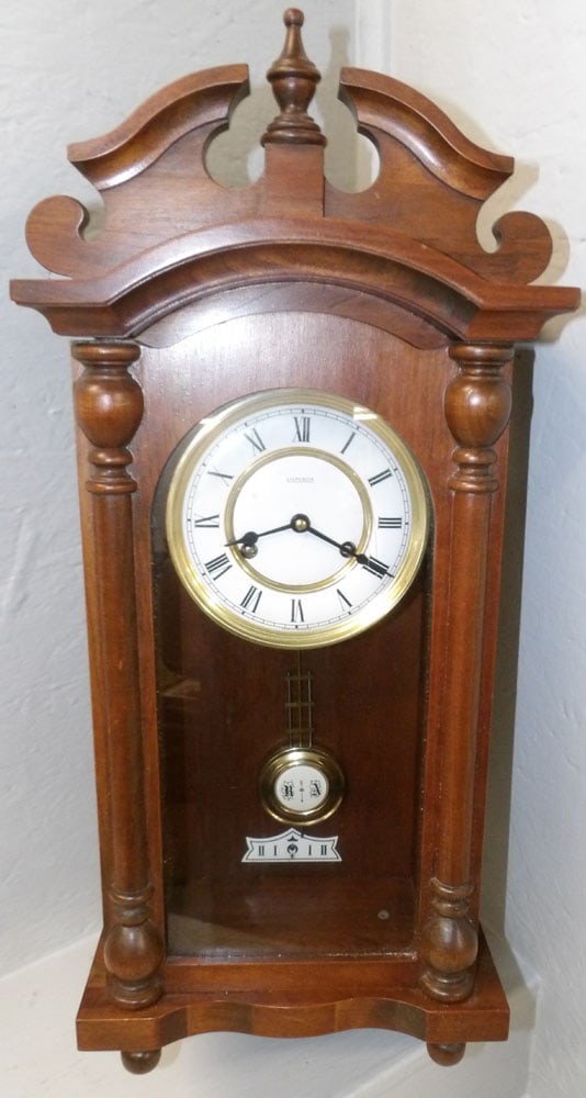 cherry hanging wall clock (1 of 4)