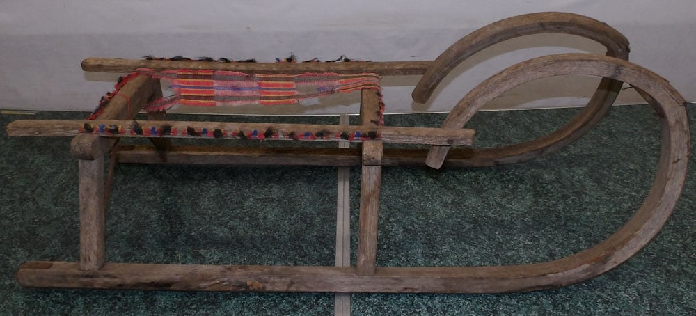 antique oak sleigh: antique oak sleigh. 40" L ALL DESCRIPTIONS AND ANY CONDITION STATEMENT GIVEN BY LANGSTON AUCTION GALLERY ARE STRICTLY OPINIONS AND LANGSTON'S SHALL HAVE NO RESPONSIBILITY FOR ERRORS OR OMISSIONS. THE 