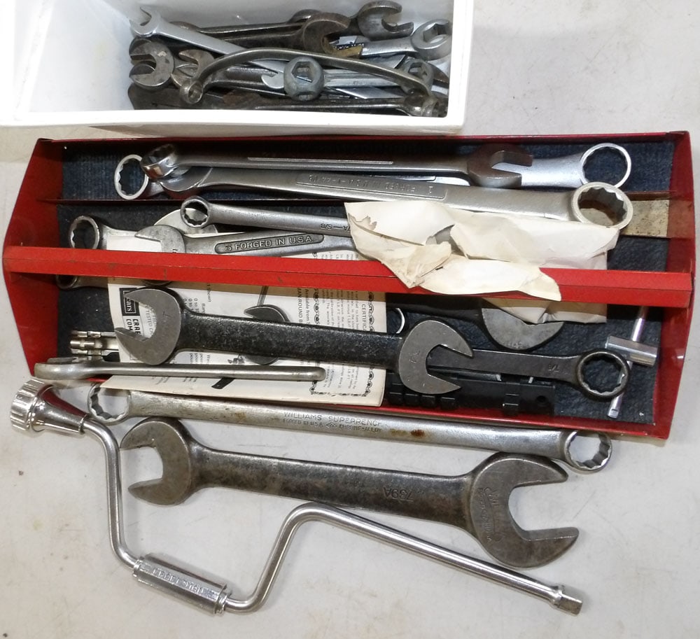 lot of tools: lot of tools. ALL DESCRIPTIONS AND ANY CONDITION STATEMENT GIVEN BY LANGSTON AUCTION GALLERY ARE STRICTLY OPINIONS AND LANGSTON'S SHALL HAVE NO RESPONSIBILITY FOR ERRORS OR OMISSIONS. THE ABSENCE OF A