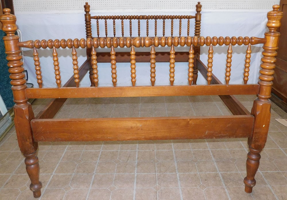 full size jenny Lind maple bed with rails (1 of 4)