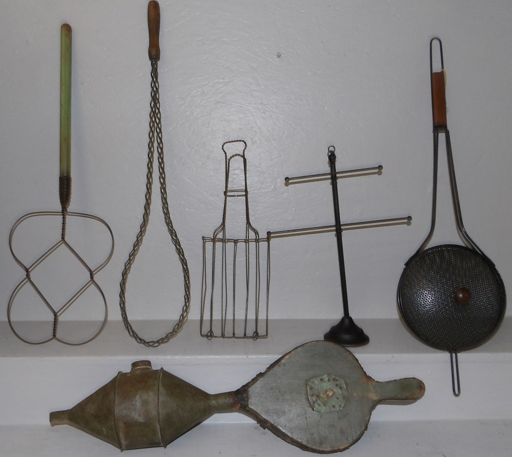 lot of antique metal country items (1 of 4)