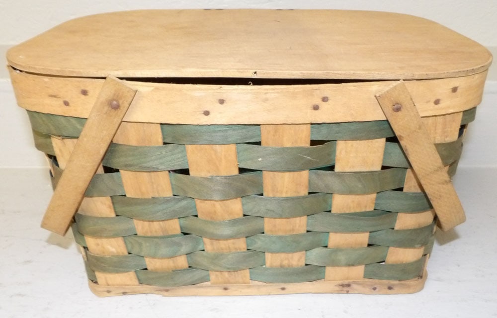 vintage wood picnic basket with contents (1 of 5)