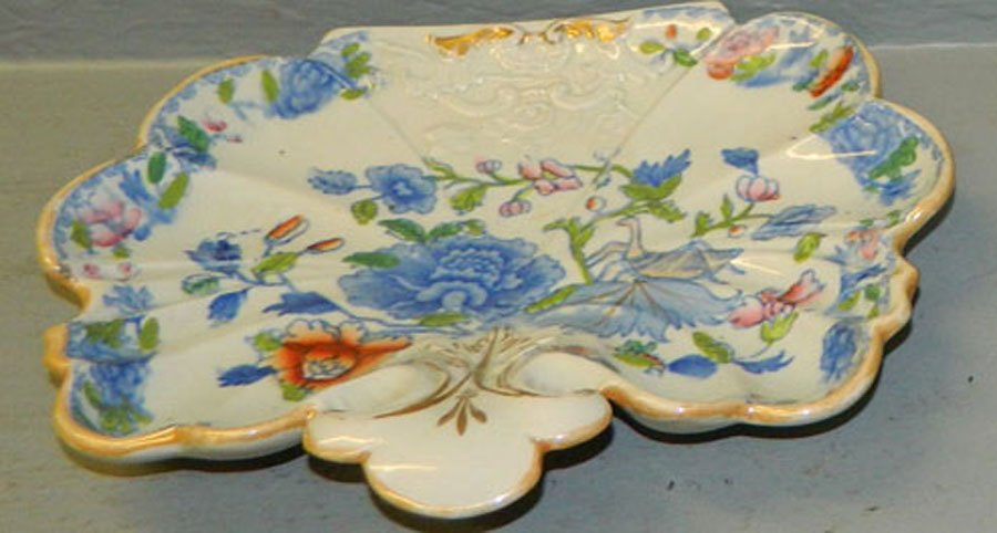 Early 19th Century Masons ironstone nut dish.: Early 19th Century Masons ironstone nut dish.