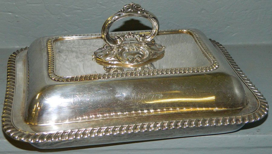 Early Mappin & Webb silver plate covered dish.: Early Mappin & Webb silver plate covered dish. 11 1/2" wide x 8 1/4" deep x 5" tall.