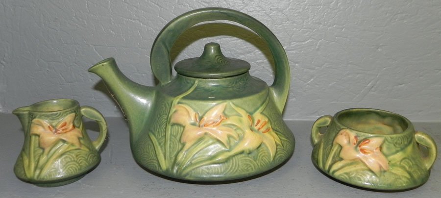 Roseville Zephyr Lily tea set.: Roseville Zephyr Lily tea set.