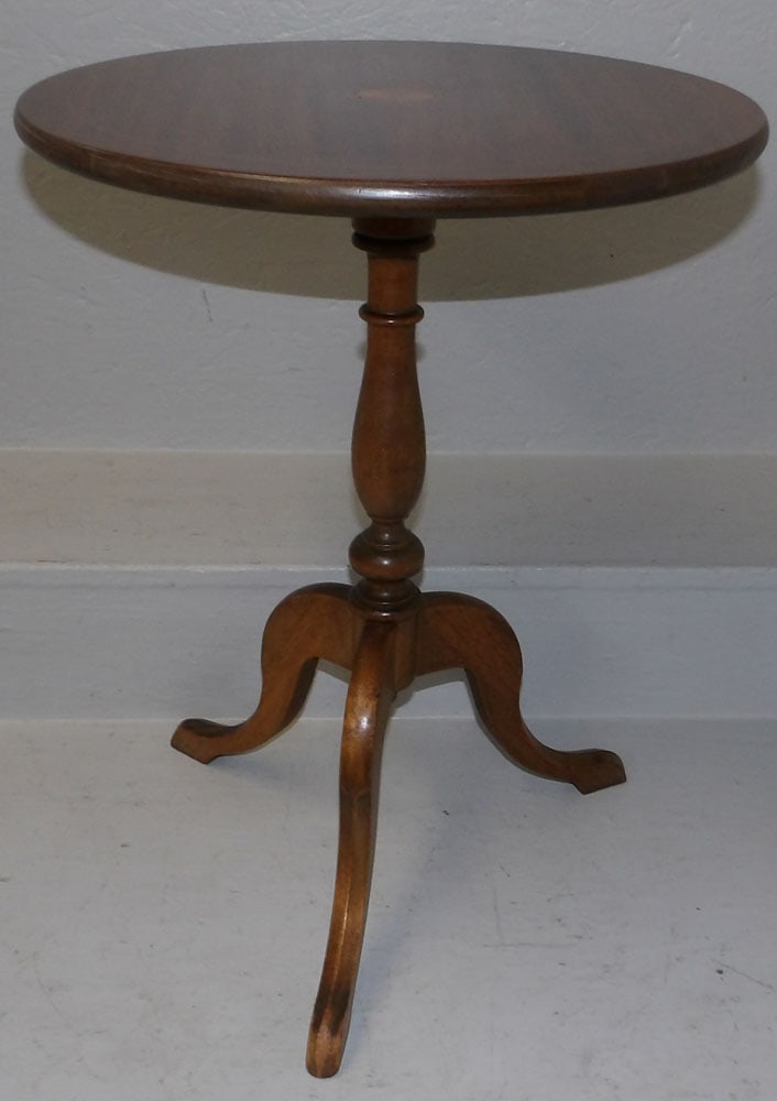 Mahogany & Pinwheel Inlaid Tilt Top Whisky Stand (1 of 4)