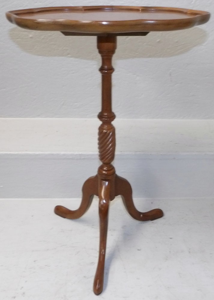 Cherry Pie Crust Top Whisky Stand by Brandt (1 of 5)